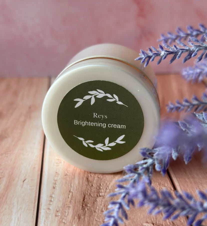 Rey's Brightening Cream - Reduces Pigmentation, Tanning, and Dark Spots for Clearer, Brighter Skin. Also helps in skin whitening .