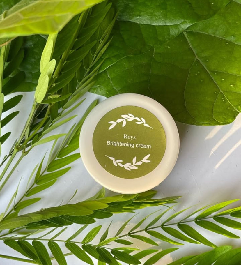 Rey's Brightening Cream - Reduces Pigmentation, Tanning, and Dark Spots for Clearer, Brighter Skin. Also helps in skin whitening .