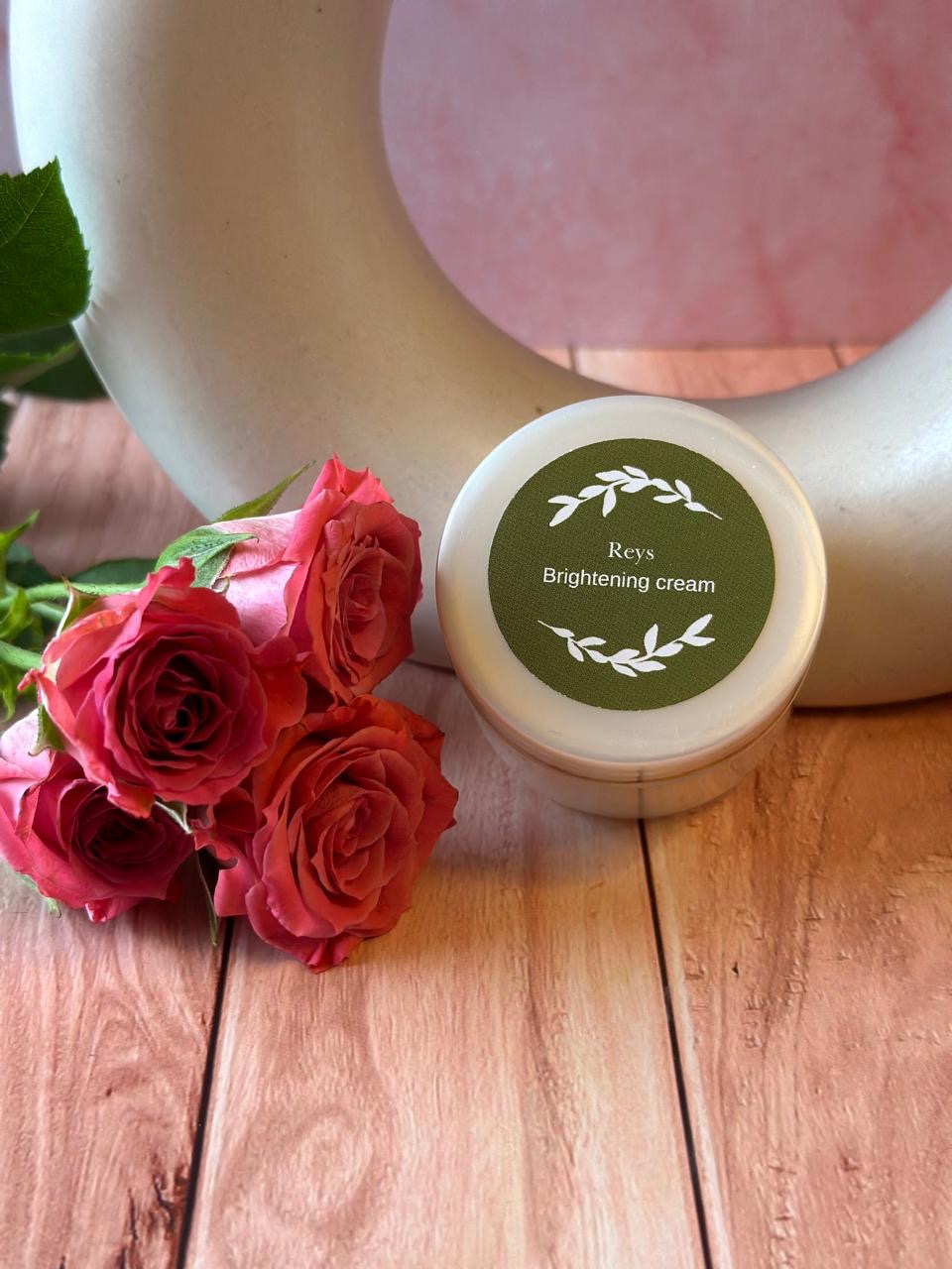 Rey's Brightening Cream - Reduces Pigmentation, Tanning, and Dark Spots for Clearer, Brighter Skin. Also helps in skin whitening .